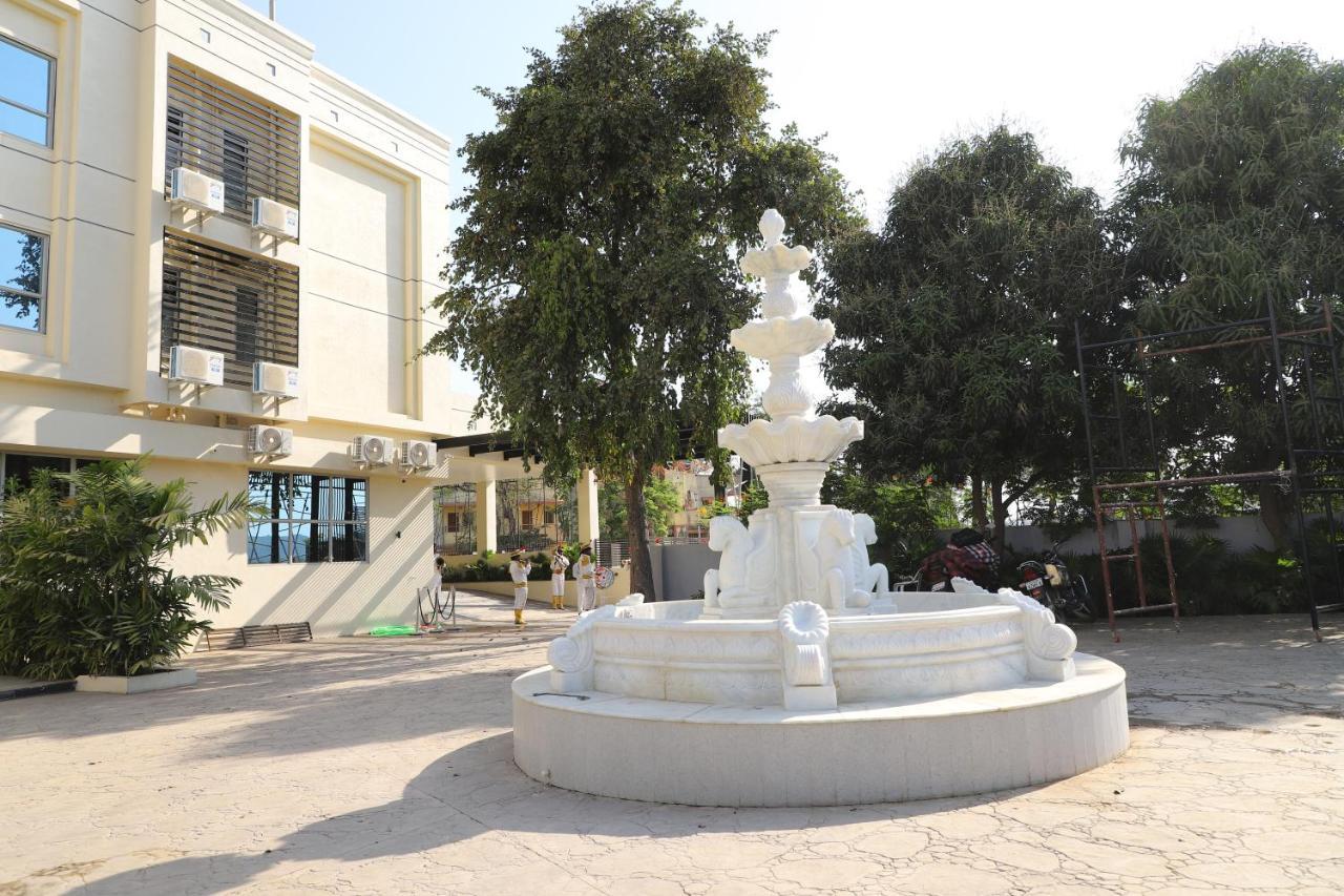 The Orange Flag, Phulambri Hotel Ganori Exterior foto