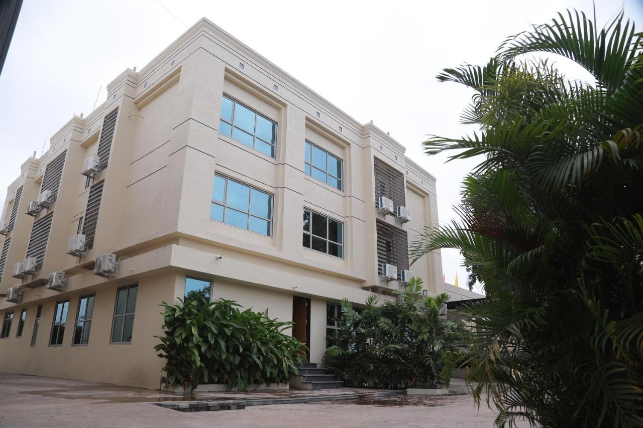 The Orange Flag, Phulambri Hotel Ganori Exterior foto